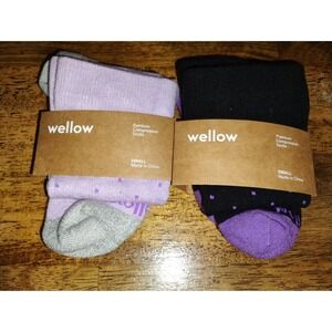 NEW Wellow Premium Compression Socks Small (LOT OF 2 )